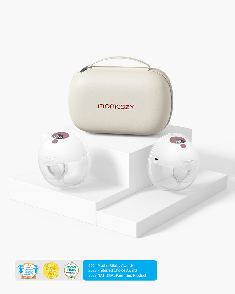 Translation missing: en.Momcozy M5 Wearable Breast Pump with storage case, award badges on display